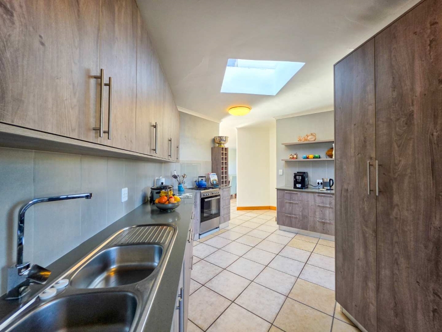 4 Bedroom Property for Sale in Stilbaai Wes Western Cape